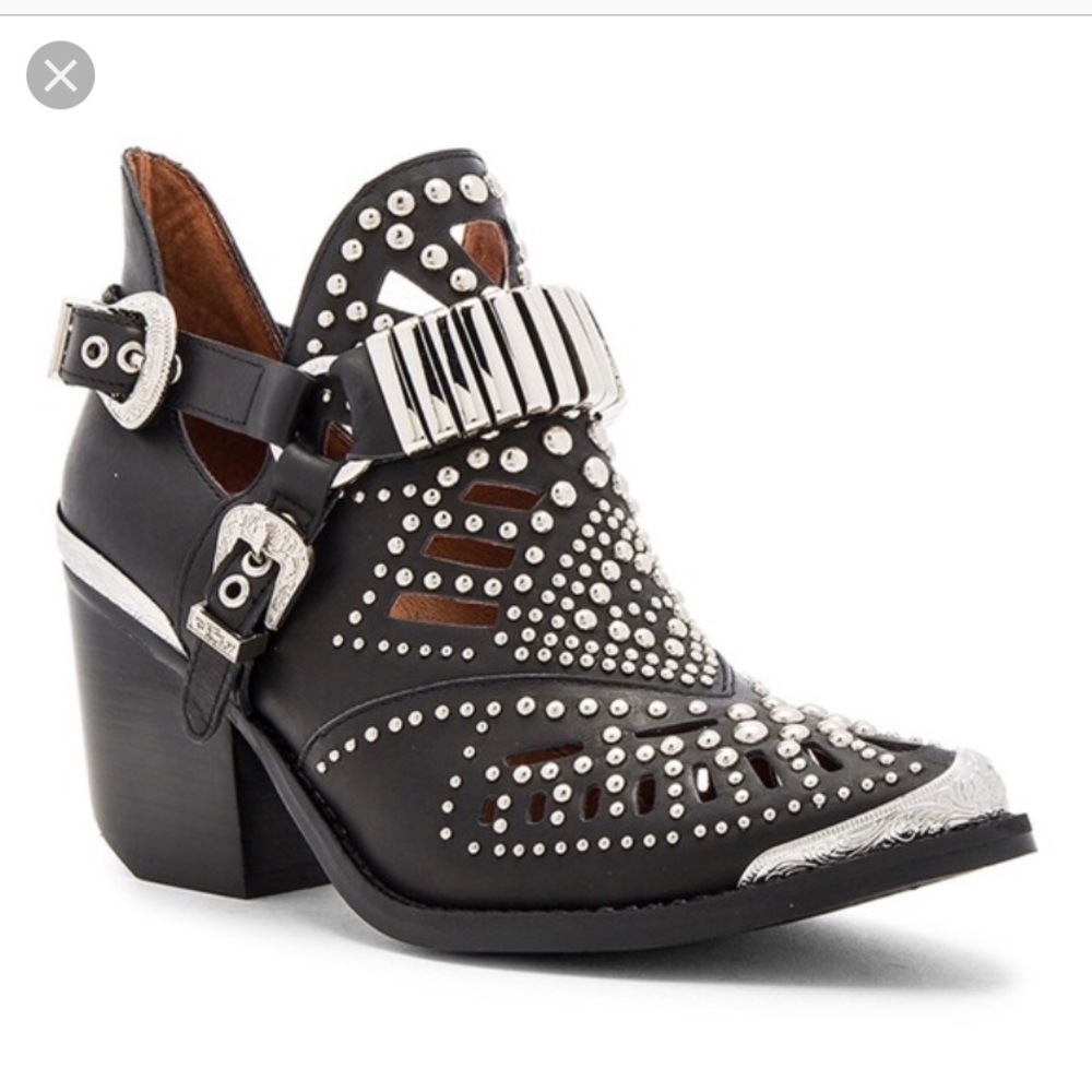 🖤🖤ISO— Jeffery Campbell Calhoun Booties🖤🖤